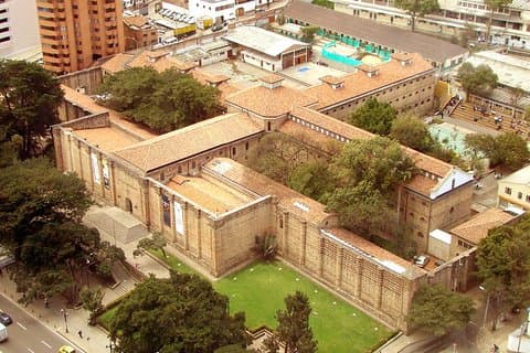 Bogota's National Museum Guided Tour with Transport