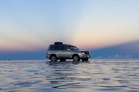 Luxury 2 Days Trip from La Paz to Uyuni Salt Flats by Flight