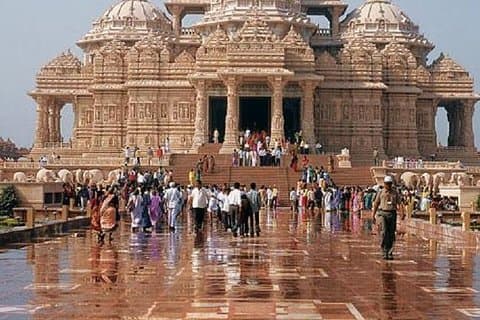 Delhi Temple Tour In A Private Vehicle