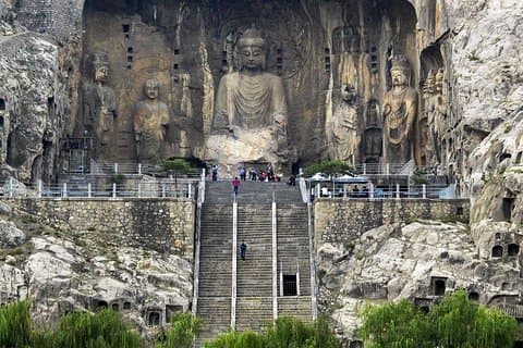 Private tour to Longmen Grottoes and Shaolin from Xi'an by train