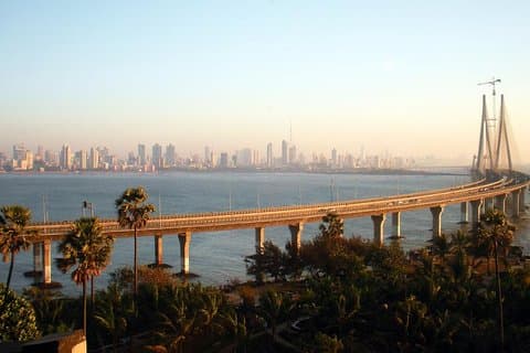 Mumbai Private Walking Tour with a Local