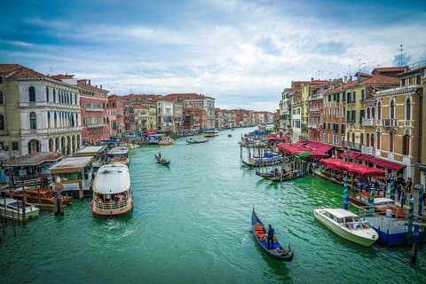 Private Transfer from Salzburg to Venice with Scenic Alpine Stops