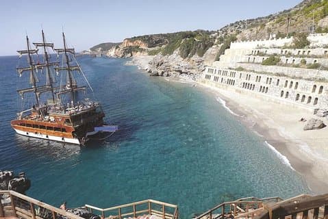 Alanya Catamaran Boat Trip incl. Lunch and drinks