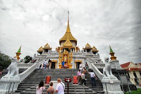 Bangkok Selfie Expert Tour: Little India, Wat Traimit & Wat Pho