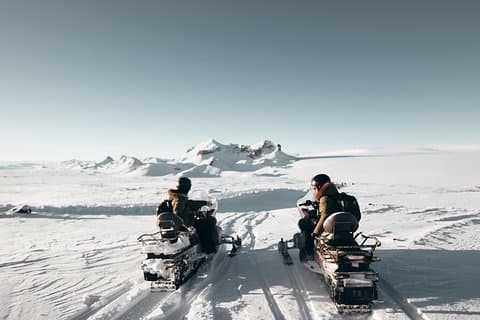 Reykjavik: Golden Circle Guided Super-Jeep Tour and Snowmobiling
