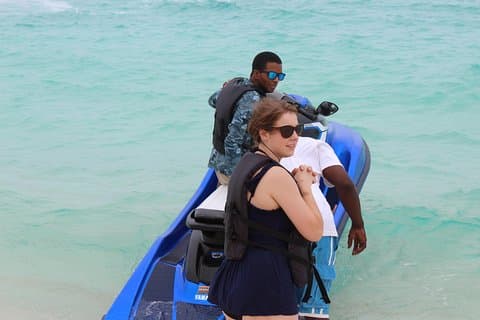 Customizable Half a Day Private Bus Tour in the Bahamas