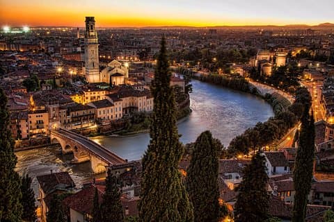 Discover the City of Romeo & Juliet: Walking Tour of Verona