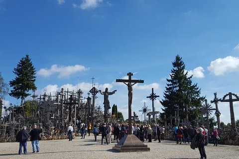 Vilnius to Riga Day Trip: The Hill of Crosses, Rundale Palace and Bauska Castle