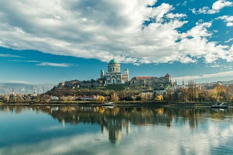 Danube Bend Private Day Tour from Budapest with Lunch