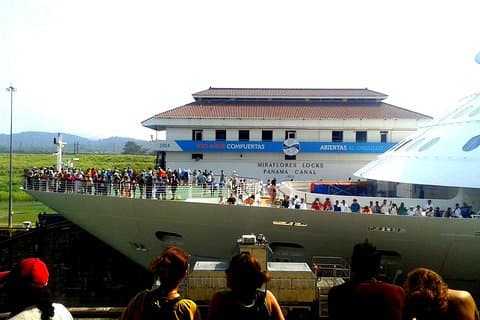 Cruiseline Excursion Colon: Panama City tour and Miraflores Locks