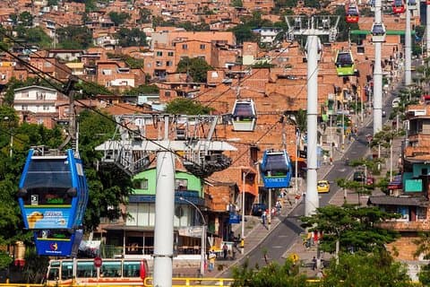 Pablo and Comuna 13 with Cable Car