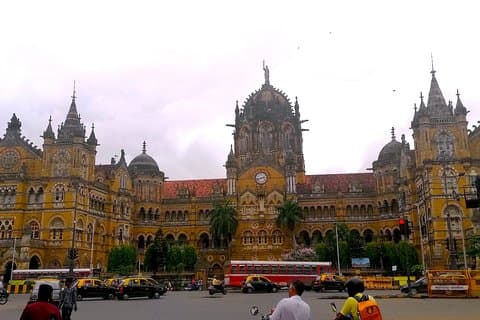 Mumbai heritage walk- Story of Gothic and Art Deco buildings