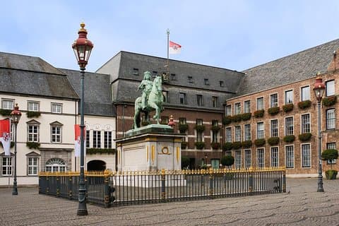 A Rhine Adventure: Excursion from Cologne to Düsseldorf