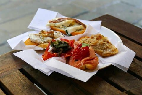 Semi-Private Venice Market and Cicchetti Food Experience