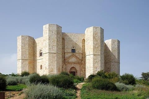 Castel del Monte, between wonder and mystery