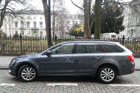 Standard vehicle from Brussels airport to city of Antwerp