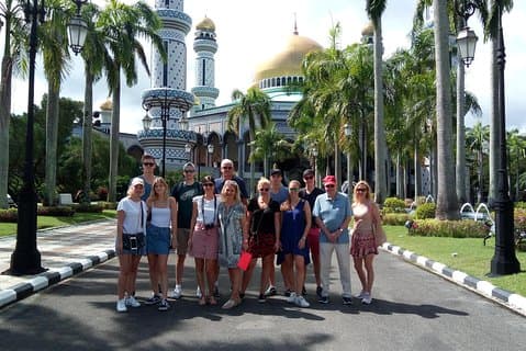 Bandar Highlight & Water Village Tour (Private)