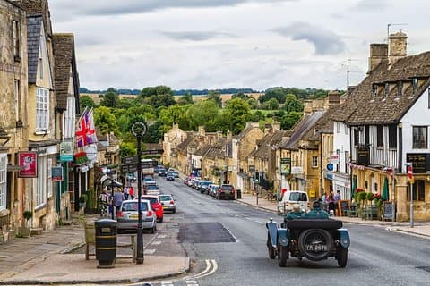 Oxford, Stratford, Cotswolds & Warwick Castle Tour from London
