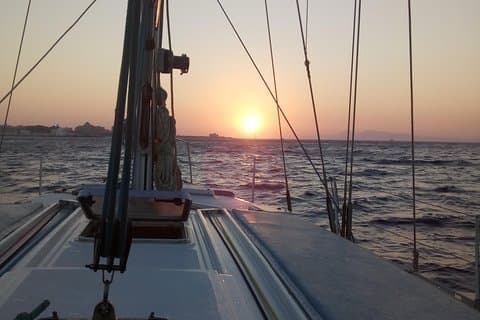 Private half-day/sunset cruise in Rhodes with drinks and fruits