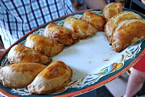 Georgetown Foodie Culinary Tour & Neighborhood Walk