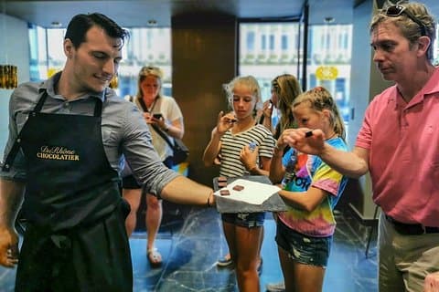 Award-Winning Geneva Chocolate &Old Town Tour with Boat Ride (3h)