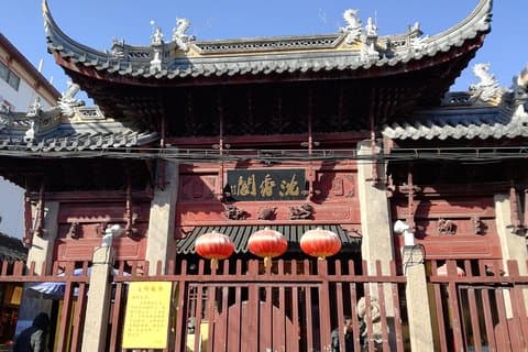 Chinese Religions Walking Tour in Shanghai
