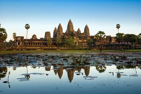 Angkor Wat: Sunrise or Sunset Tours with Tuk Tuk