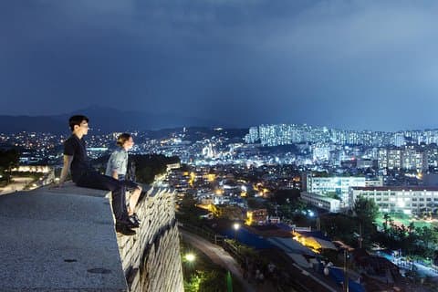 Seoul moonlight walking tour with local historian
