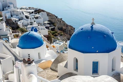 Santorini in 5 hours: Oia, Traditional Villages & Black Beach