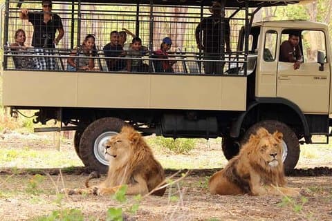 FULL DAY TAXI ONLY to VALLÉ OR CASELA.
