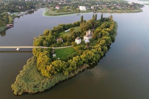 Dracula's Tomb and Mogosoaia Palace, Private Tour from Bucharest