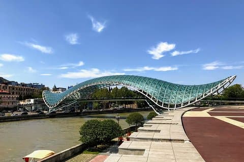 Tbilisi Explorer: Essential Walking Private Tour for First-Timers
