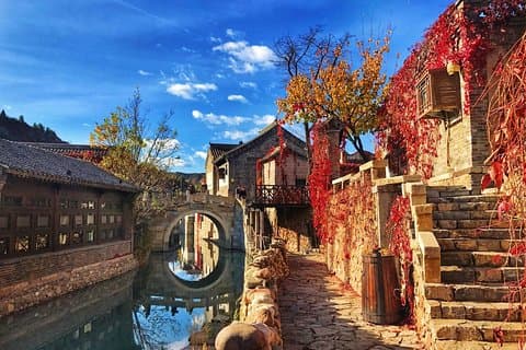 Gubei Water Town and Simatai Great Wall Private Day Tour