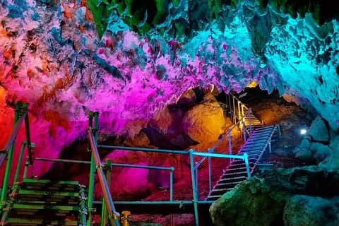 CAVE OKINAWA A mysterious limestone cave that you can easily enjoy!