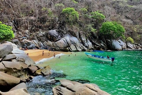 Private Colomitos Beach Hiking & Snorkeling Adventure