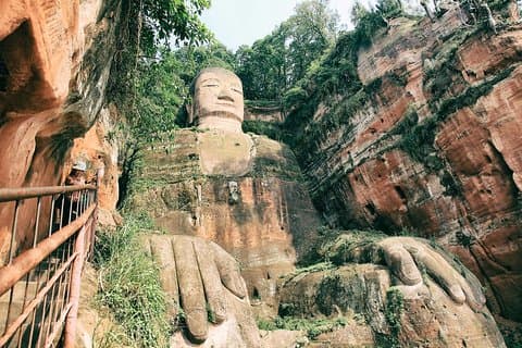 Chengdu Private Day Tour to the Leshan Giant Buddha and Huanglongxi Old Town
