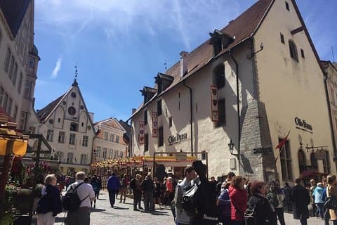 Private 5-hour tour of Tallinn by car and on foot