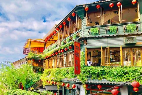 One-day private chartered car tour in Taipei: Yehliu, Jiufen, Pingxi, North Coast popular attractions with chartered car, professional Chinese/English driver