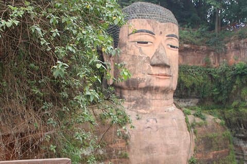 1-Day Chengdu Private tour to Leshan Buddha,Hot Pot Dinner & Sichuan Opera Show