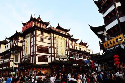Shanghai Day Tour to Yuyuan,World Financial Center,Museum,the Bund,Old Street