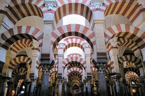 Guided tour of the Mosque-Cathedral of Cordoba in Spanish