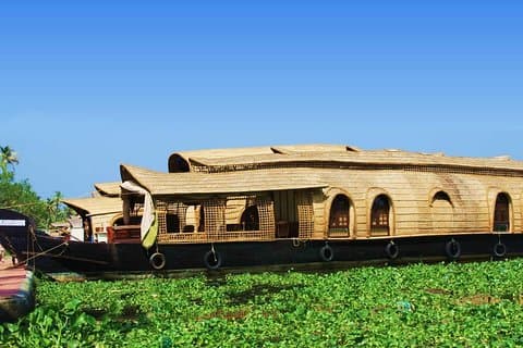 Trivandrum Private Tour: Overnight Alleppey Backwaters Houseboat Cruise