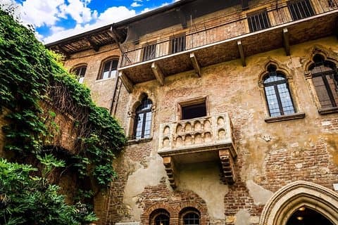 Verona Private Walking Tour with Arena Access & Juliet’s Balcony