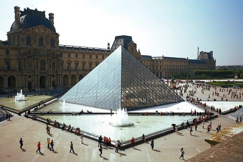 Paris with Love Private Guide & Driver