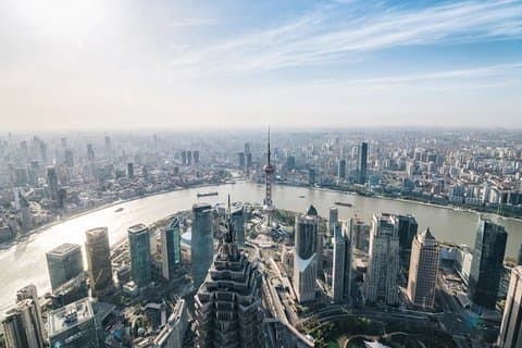 Private Layover Tour of Shanghai Top Attractions with Vegetarian Noodles