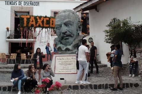 Xochicalco Taxco Cacahuamilpa and Pozas Azules