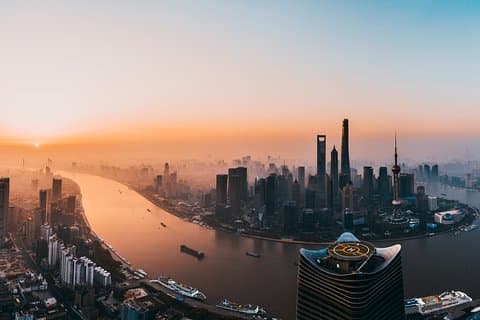 Private Layover Tour of Shanghai Iconic Sights and Zhujiajiao with Lunch