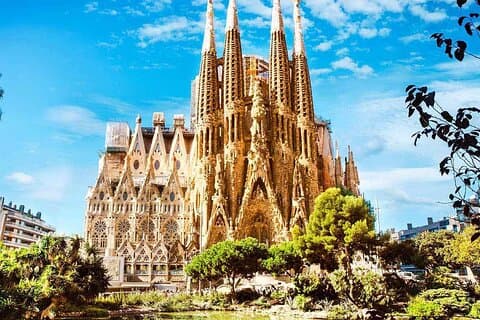 Barcelona Highlights Private Tour with Port or Hotel Transfers