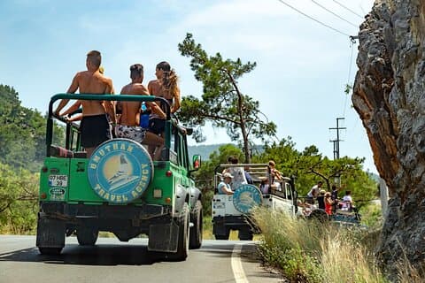 Jeep Safari Adventure around Green Canyon with Boat Tour