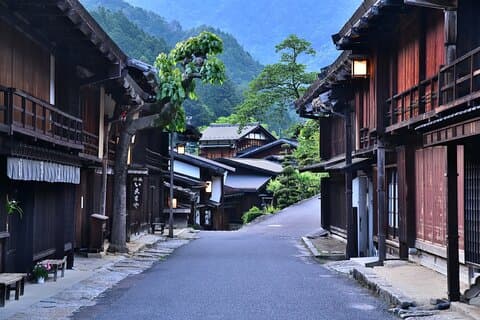 Magome & Tsumago Nakasendo Trail Day Hike with Government-Licensed Guide